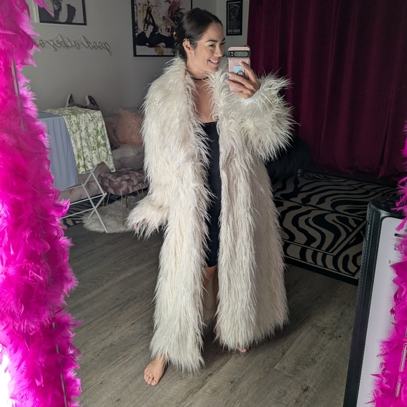 * SOLD * Dolls Kill Club Exx White whinter Fur Arctic Festival Rave Coat - Picture 5 of 11